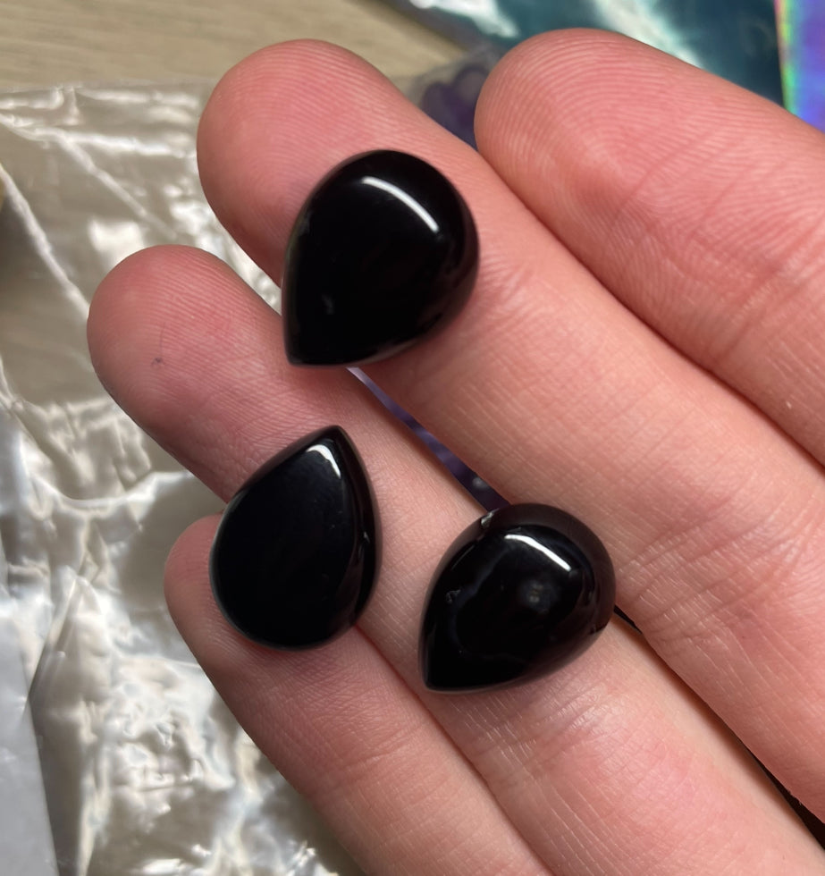 5 x Random Black Agate Cabochon Box